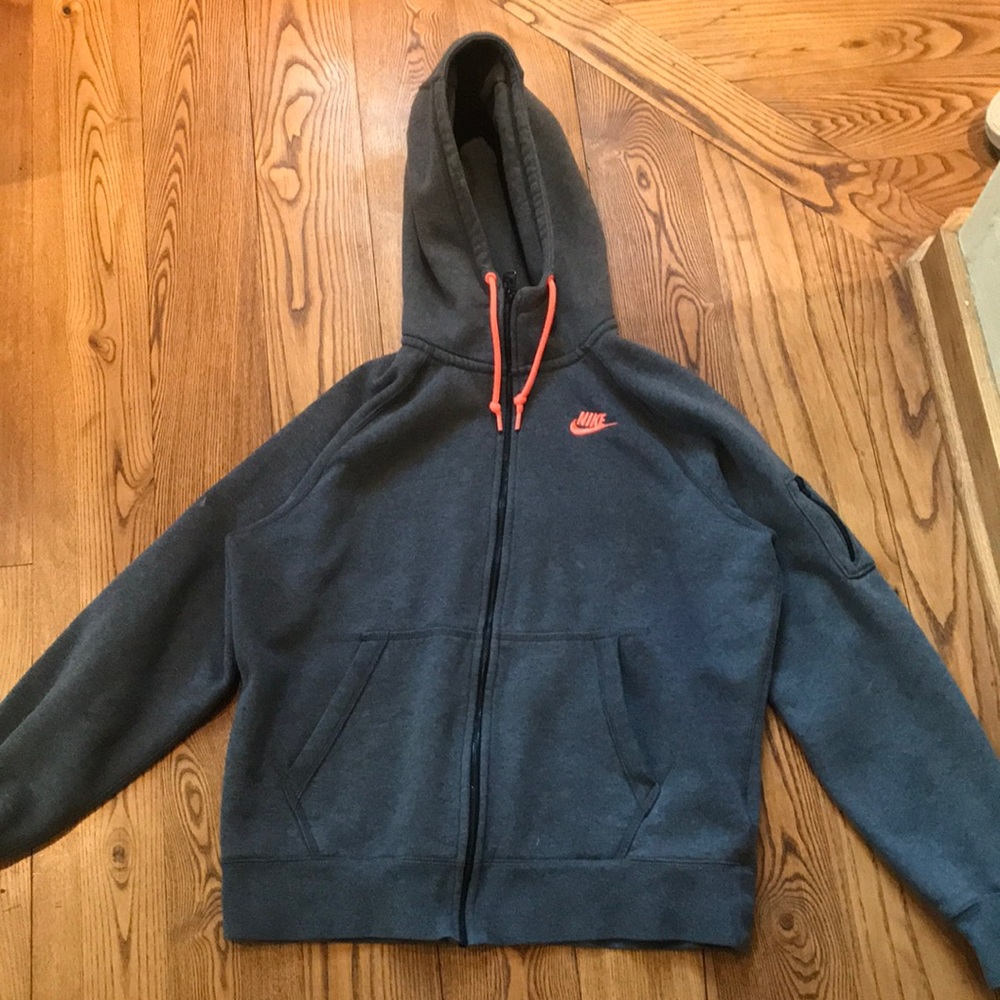 Men’s Nike gray zipped hoody
